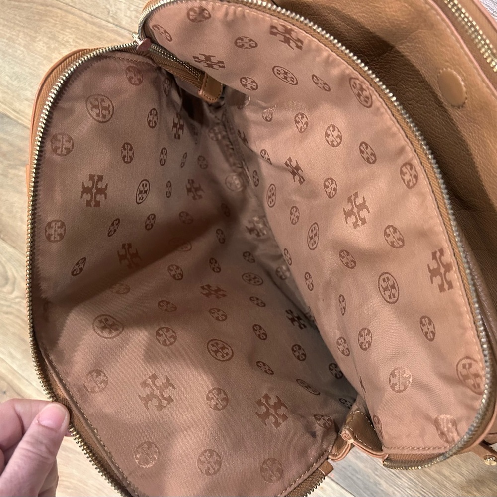 TORY BURCH Rotal tan Thea triple zipper handbag - Great size!! - Picture 10 of 12